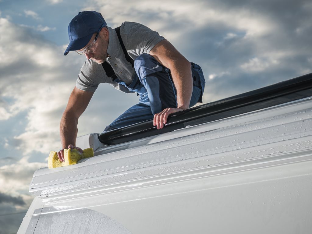 rv roof cleaning